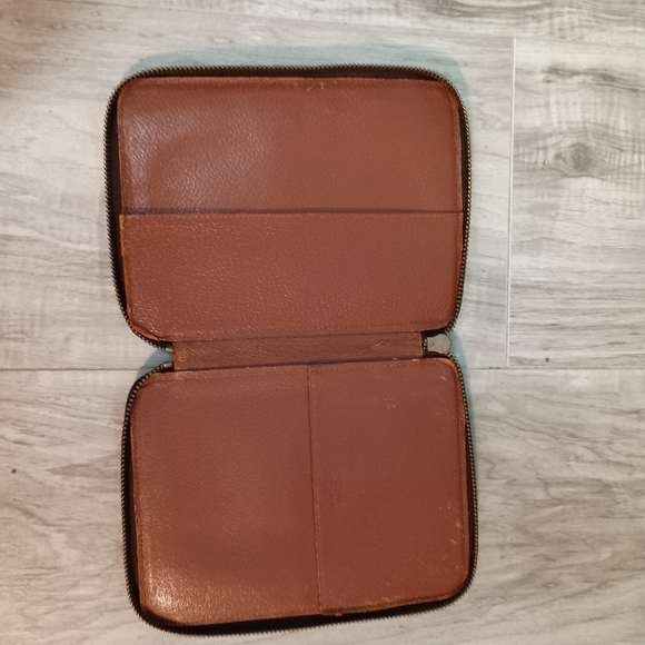 Rare LOUIS VUITTON Monogram Round Zip Passport Case Card Eclair Wallet - Picture 7 of 12